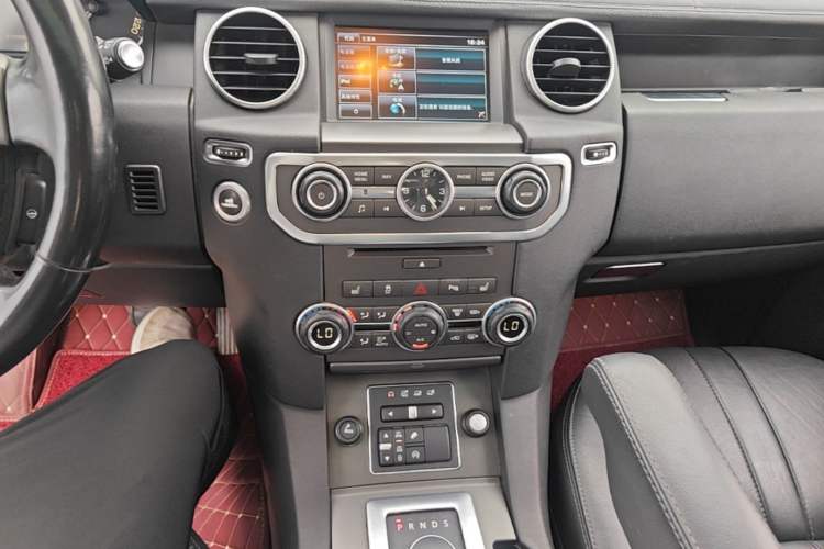 Used Land Rover Discovery 2014 3.0 SDV6 HSE Diesel Edition Audio And AC Panel