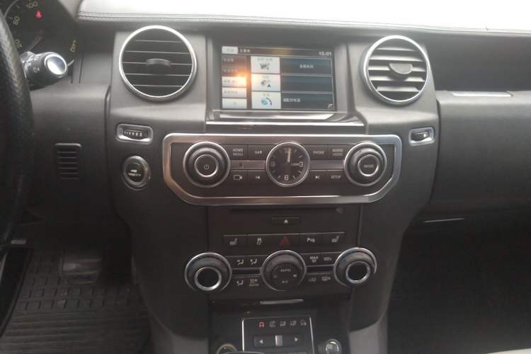 Used Land Rover Discovery 2014 3.0 SC V6 XXV Edition Audio And AC Panel