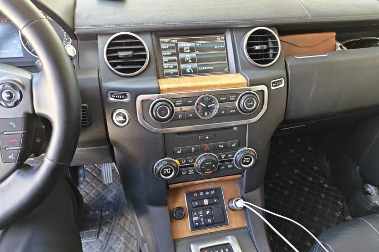 Used Land Rover Discovery  Audio And AC Panel