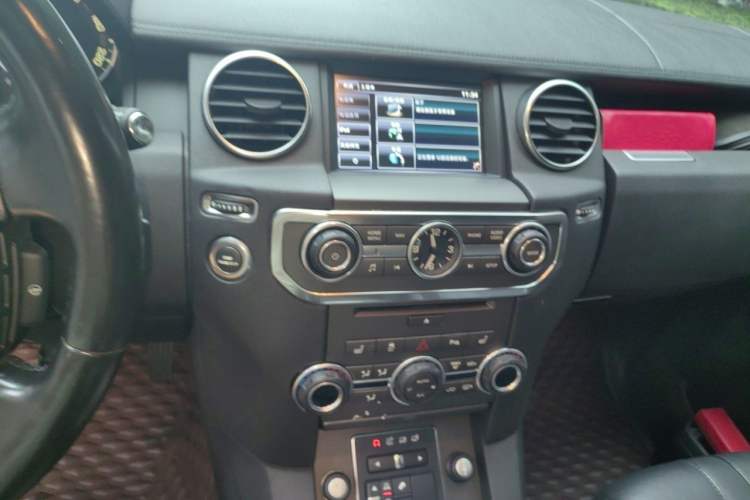 Used Land Rover Discovery 2014 3.0 SC V6 HSE Luxury Audio And AC Panel