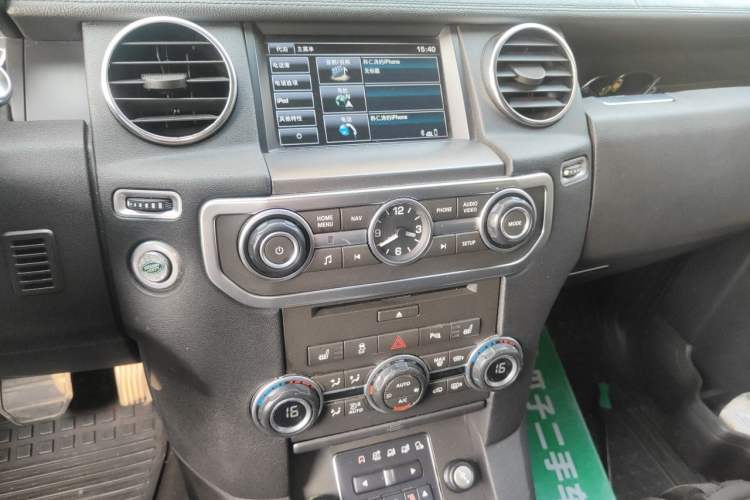 Used Land Rover Discovery 2014 3.0 SDV6 HSE Diesel Edition Audio And AC Panel