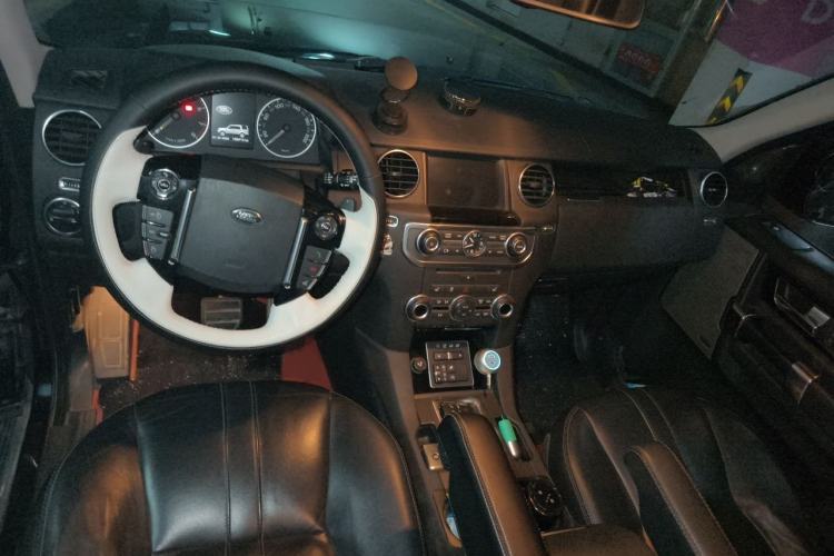 Used Land Rover Discovery  Center Console