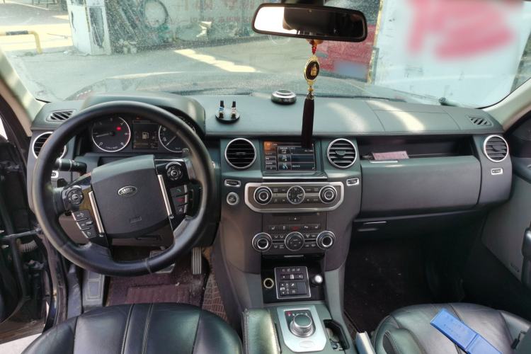 Used Land Rover Discovery 2014 3.0 SDV6 HSE Diesel Edition Center Console