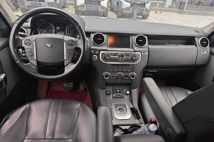 Used Land Rover Discovery 2014 3.0 SDV6 HSE Diesel Edition Center Console