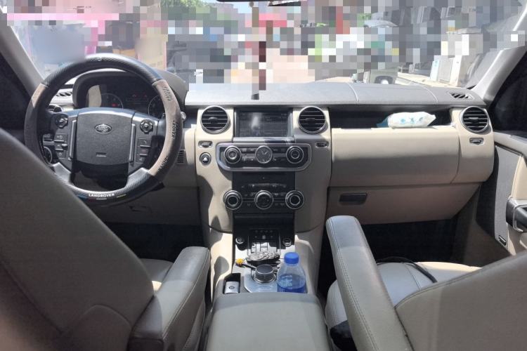 Used Land Rover Discovery 2014 3.0 SC V6 SE Center Console