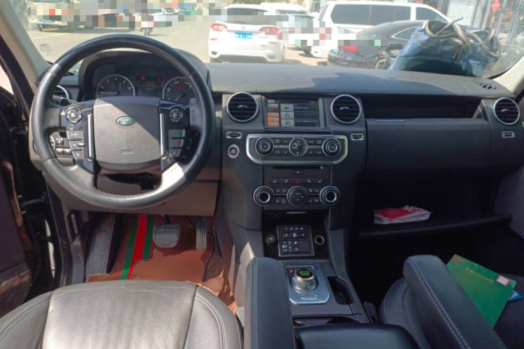 Used Land Rover Discovery 2014 3.0 SC V6 HSE Luxury Center Console