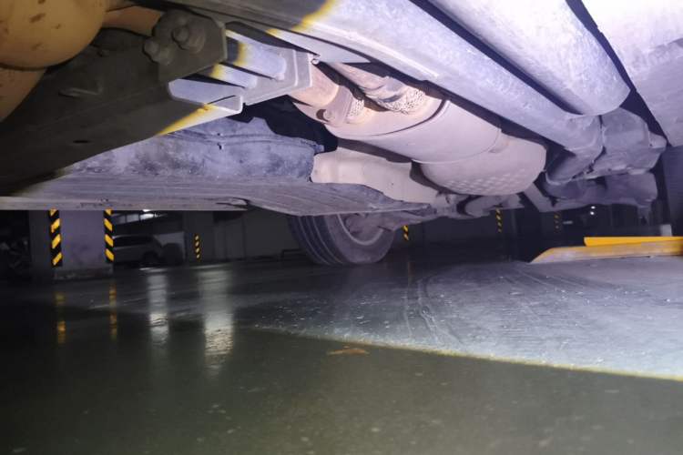 Used Land Rover Discovery 2014 3.0 SC V6 SE Chassis Front Left