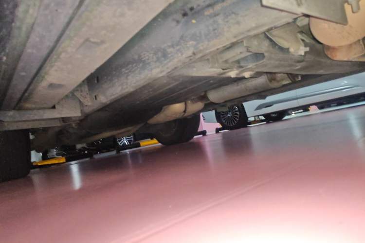 Used Land Rover Discovery 2014 3.0 SC V6 SE Chassis Front Right