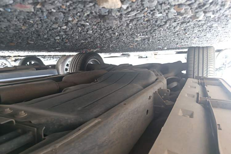 Used Land Rover Discovery 2014 3.0 SC V6 SE Chassis Front Right