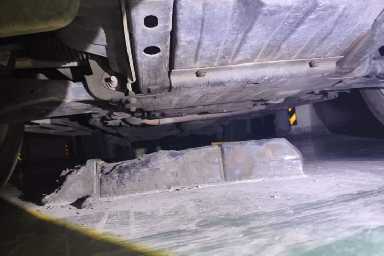 Used Land Rover Discovery 2014 3.0 SC V6 SE Chassis Front