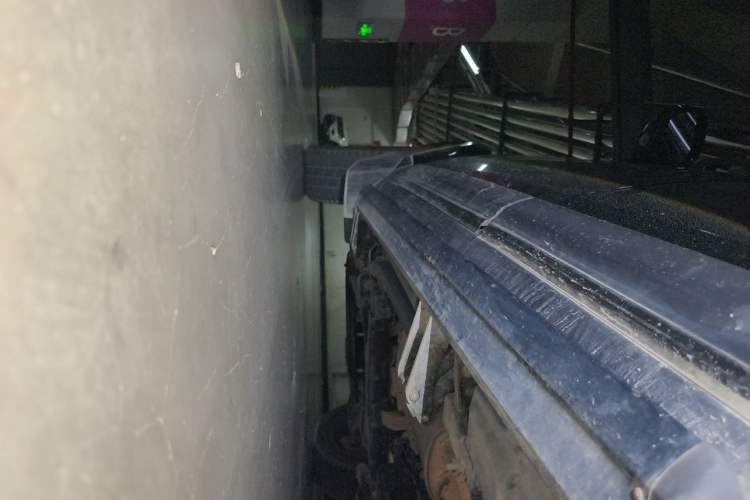 Used Land Rover Discovery  Chassis Rear Left