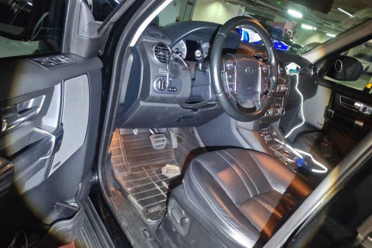 Used Land Rover Discovery 2014 3.0 SC V6 SE Driver Seat