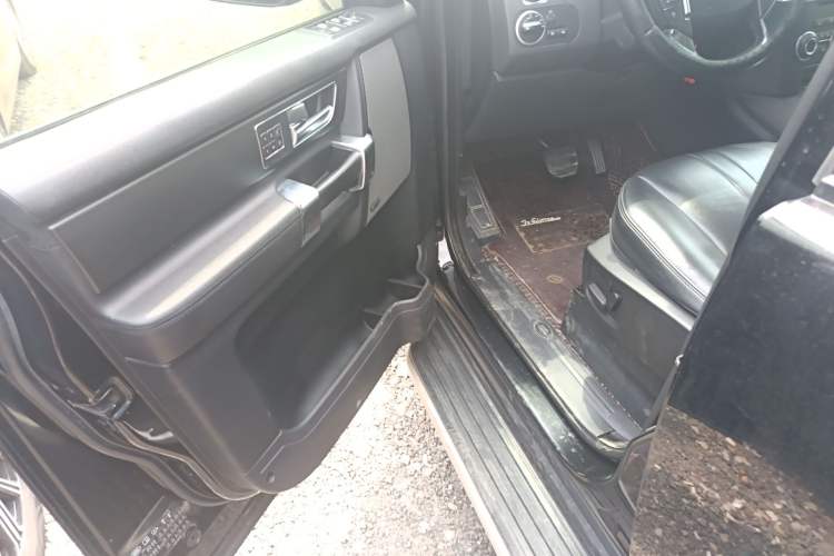 Used Land Rover Discovery 2014 3.0 SC V6 SE Driver Seat