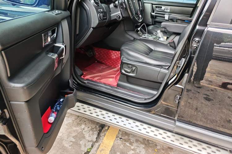 Used Land Rover Discovery 2014 3.0 SC V6 HSE Driver Seat
