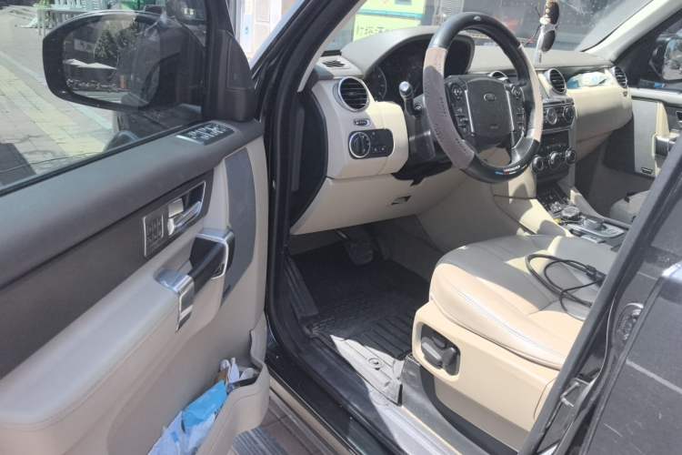 Used Land Rover Discovery 2014 3.0 SC V6 SE Driver Seat
