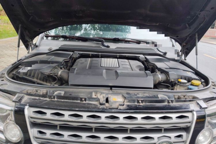 Used Land Rover Discovery 2014 3.0 SC V6 SE Engine Bay