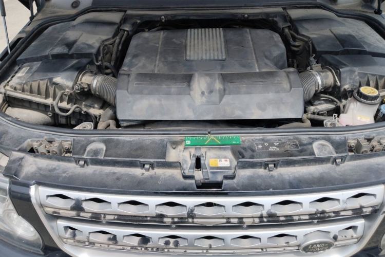 Used Land Rover Discovery 2014 3.0 SC V6 HSE Engine Bay