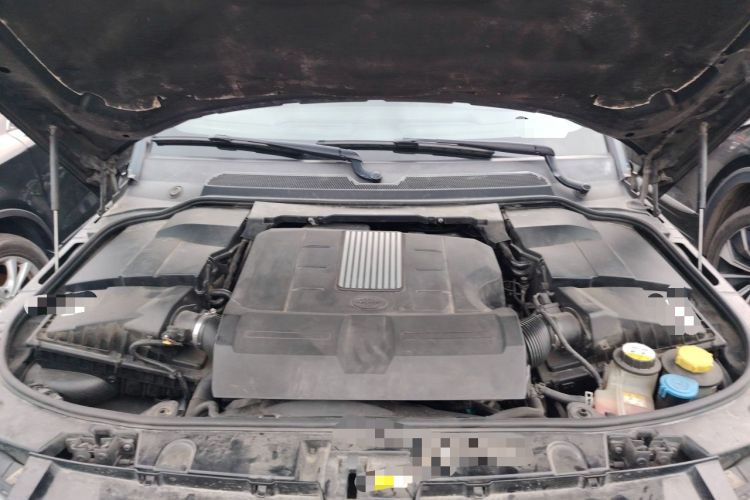 Used Land Rover Discovery 2014 3.0 SC V6 SE Engine Bay