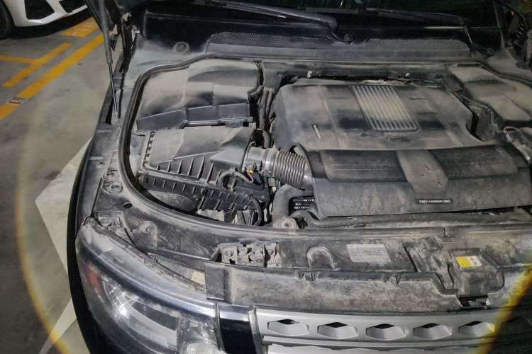 Used Land Rover Discovery  Engine Bay Right