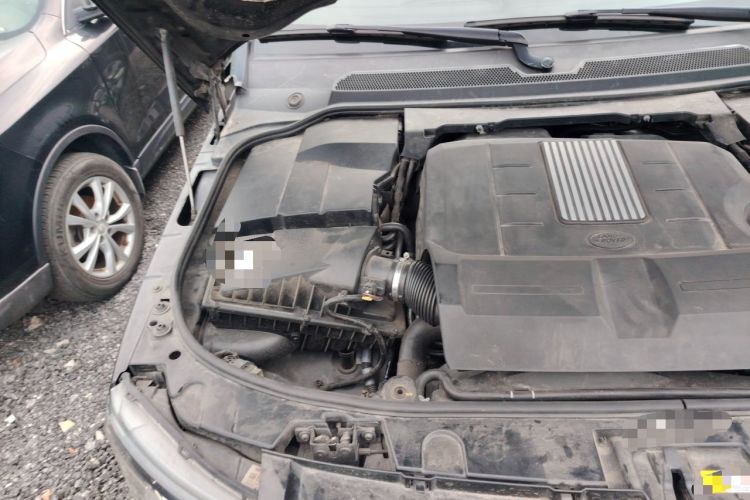 Used Land Rover Discovery 2014 3.0 SC V6 SE Engine Bay Right