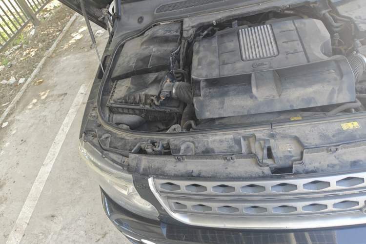 Used Land Rover Discovery  Engine Bay Right