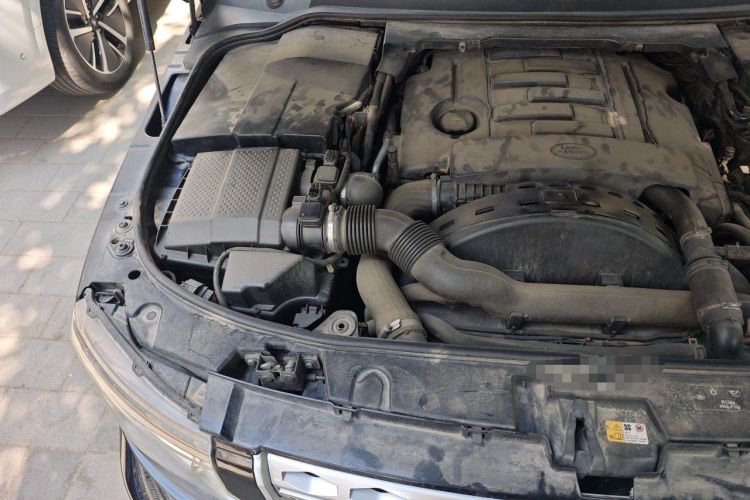 Used Land Rover Discovery 2014 3.0 SDV6 HSE Diesel Edition Engine Bay Right