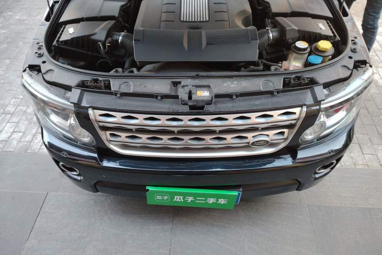 Used Land Rover Discovery 2014 3.0 SC V6 HSE Engine Bay