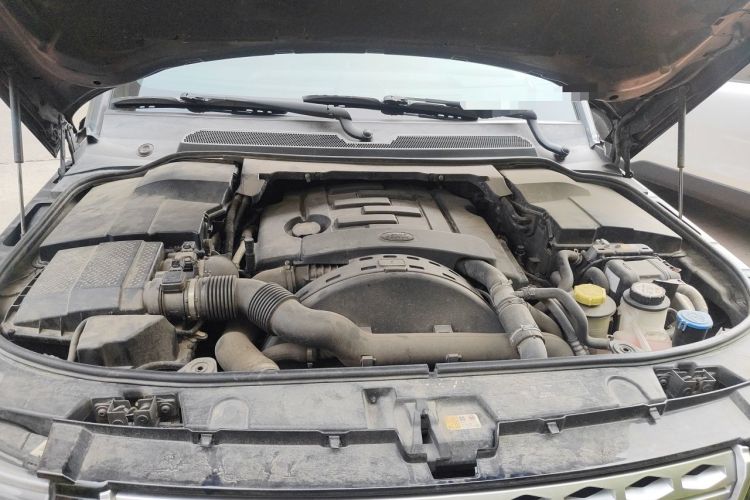 Used Land Rover Discovery 2014 3.0 SDV6 HSE Diesel Edition Engine Bay