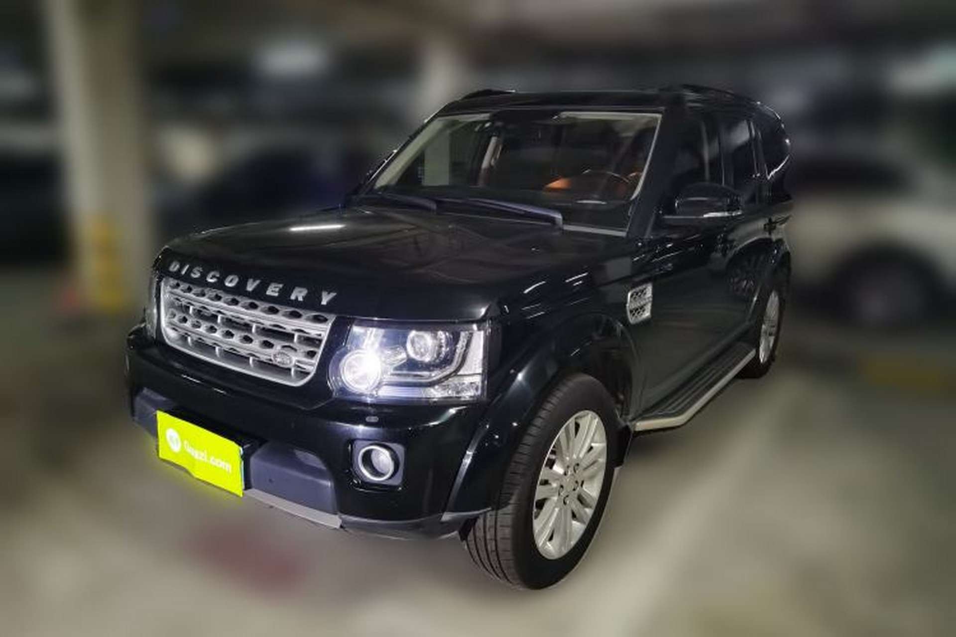 Used Land Rover Discovery 2014 3.0 SC V6 HSE Front Left 45 Deg