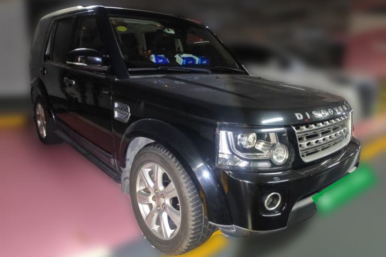Used Land Rover Discovery 2014 3.0 SC V6 SE Front Right 45 Deg