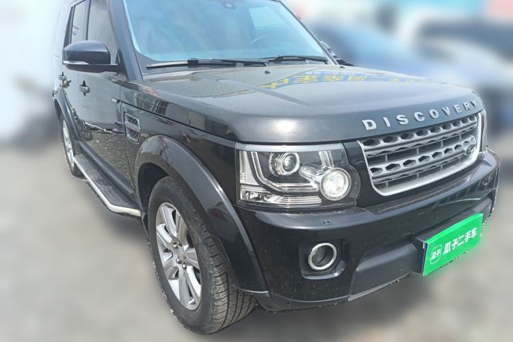 Used Land Rover Discovery 2014 3.0 SC V6 SE Front Right 45 Deg