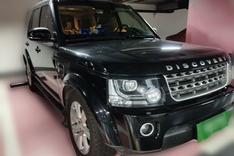 Used Land Rover Discovery 2014 3.0 SC V6 SE Front Right 45 Deg