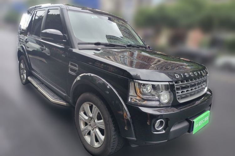 Used Land Rover Discovery 2014 3.0 SC V6 HSE Luxury Front Right 45 Deg