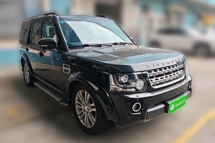 Used Land Rover Discovery 2014 3.0 SC V6 HSE Front Right 45 Deg