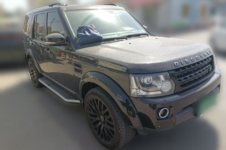 Used Land Rover Discovery 2014 3.0 SC V6 HSE Luxury Front Right 45 Deg
