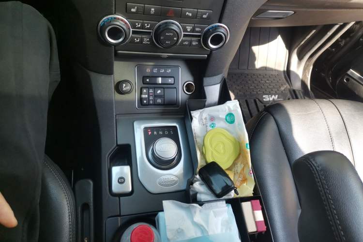 Used Land Rover Discovery 2014 3.0 SC V6 HSE Luxury Gear Lever