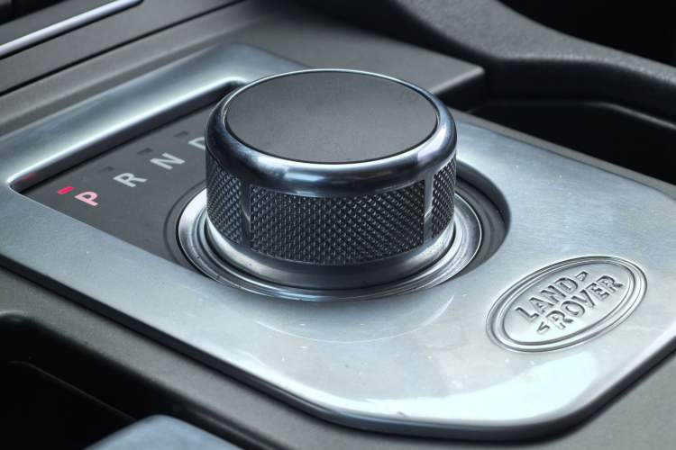 Used Land Rover Discovery 2014 3.0 SC V6 HSE Gear Lever