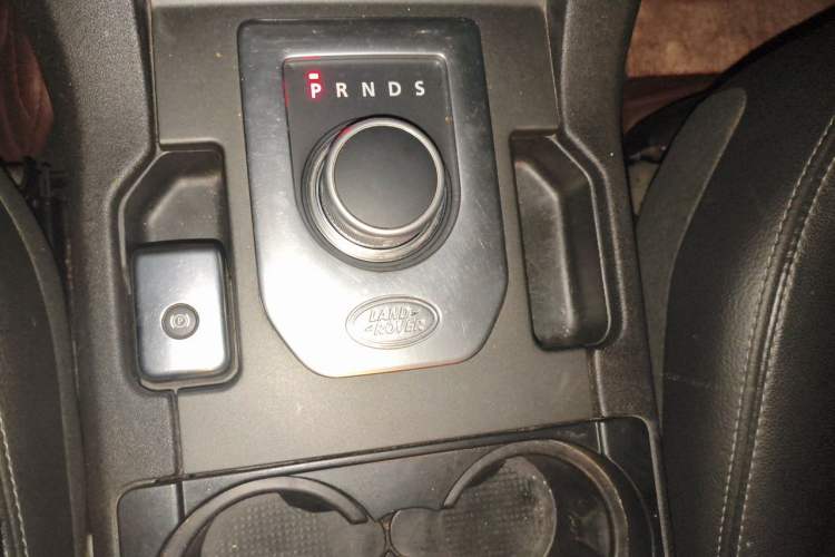 Used Land Rover Discovery 2014 3.0 SC V6 SE Gear Lever