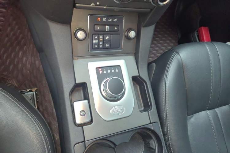 Used Land Rover Discovery 2014 3.0 SC V6 HSE Luxury Gear Lever