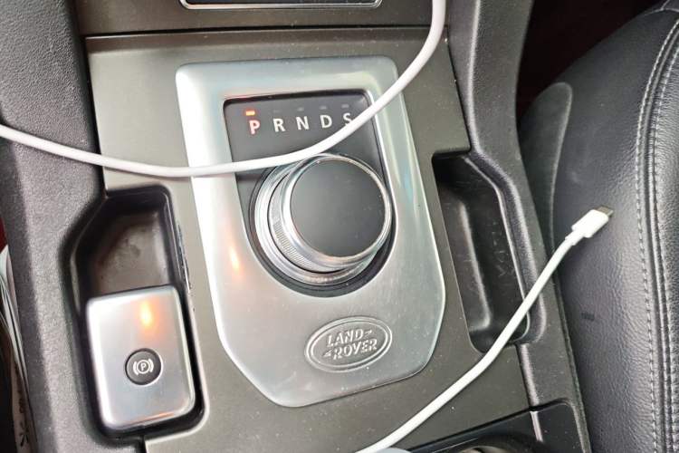 Used Land Rover Discovery 2014 3.0 SC V6 HSE Gear Lever