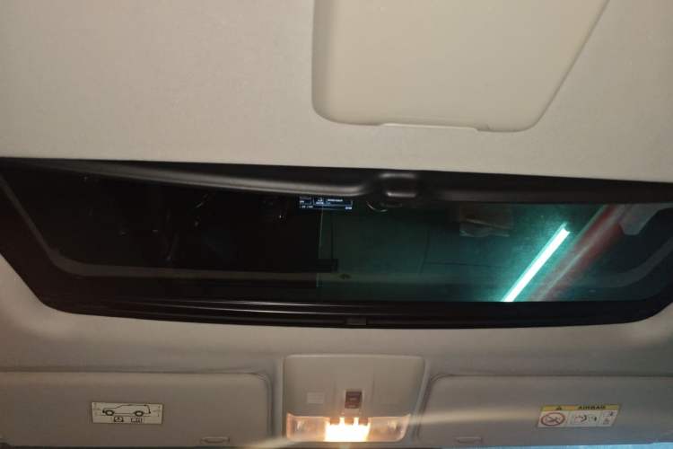 Used Land Rover Discovery 2014 3.0 SDV6 HSE Diesel Edition Headliner