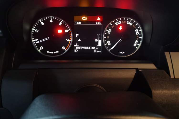 Used Land Rover Discovery 2014 3.0 SC V6 HSE Instrument Cluster