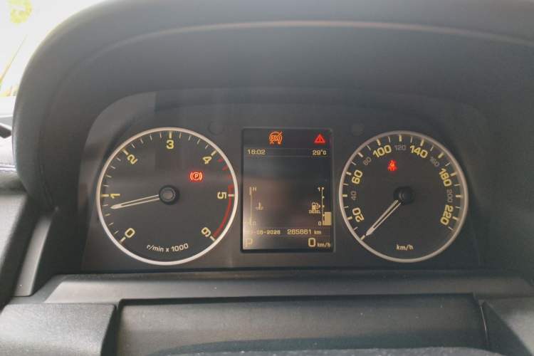 Used Land Rover Discovery 2014 3.0 SDV6 HSE Diesel Edition Instrument Cluster
