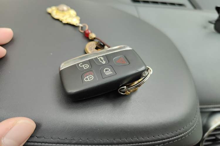 Used Land Rover Discovery 2014 3.0 SC V6 XXV Edition Interior 1