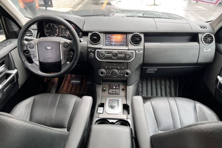 Used Land Rover Discovery 2014 3.0 SDV6 HSE Diesel Edition Interior 1
