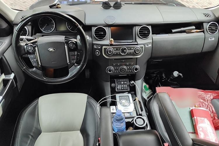Used Land Rover Discovery 2014 3.0 SC V6 XXV Edition Interior 2