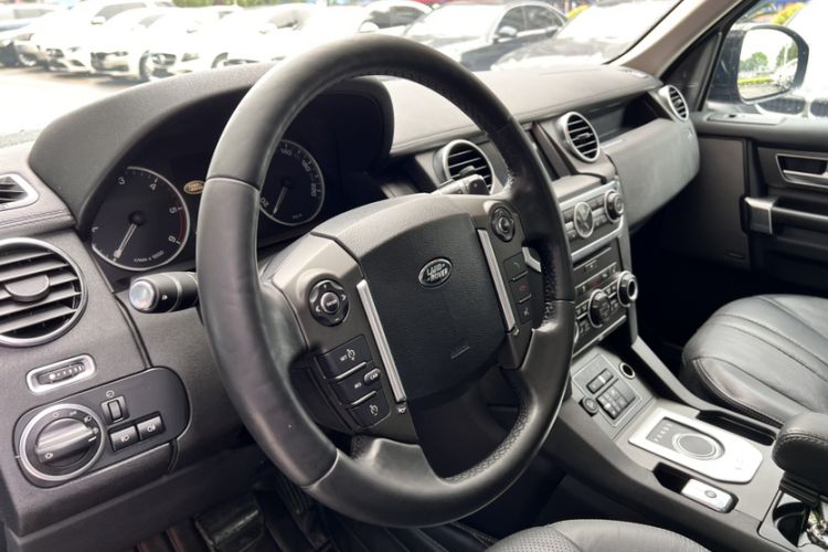 Used Land Rover Discovery 2014 3.0 SDV6 HSE Diesel Edition Interior 2