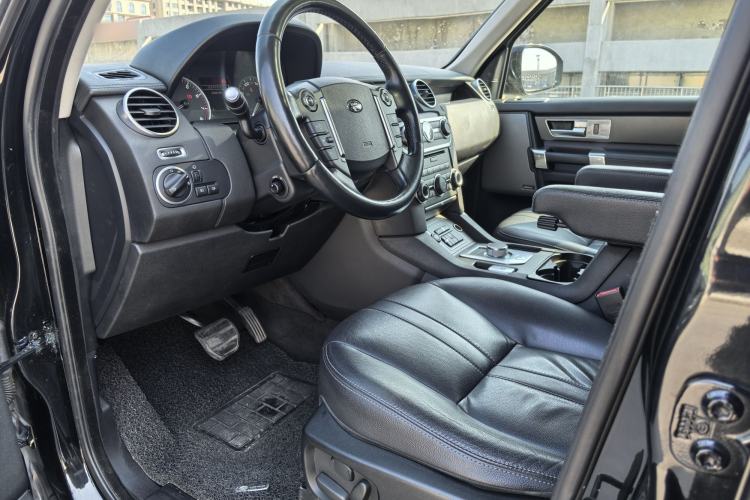 Used Land Rover Discovery 2014 3.0 SC V6 HSE Interior 3