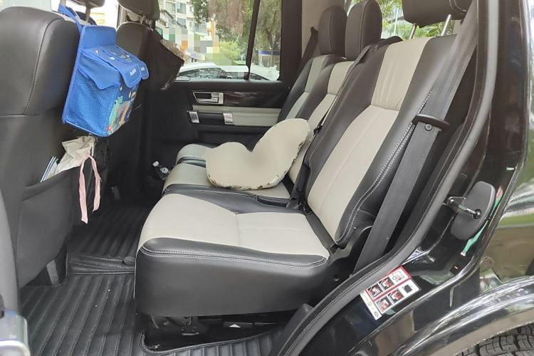 Used Land Rover Discovery 2014 3.0 SC V6 XXV Edition Interior 4