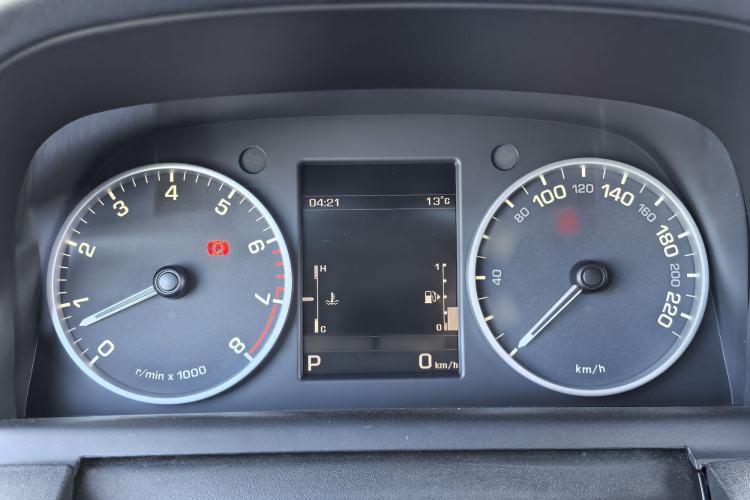 Used Land Rover Discovery 2014 3.0 SC V6 HSE Interior 5